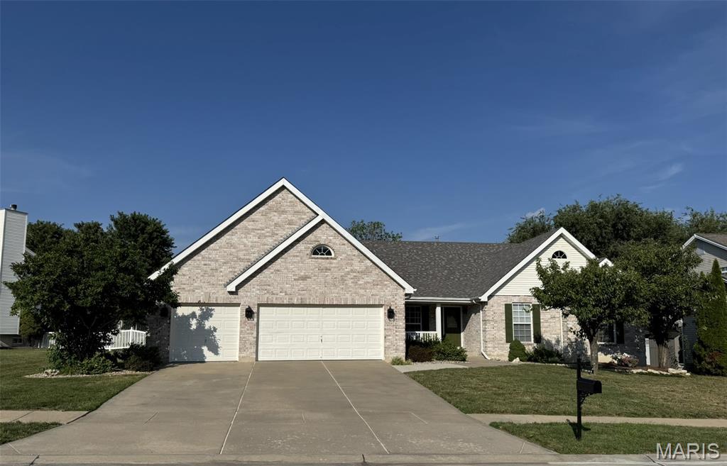 727 Hawk Run Drive Property Photo 1