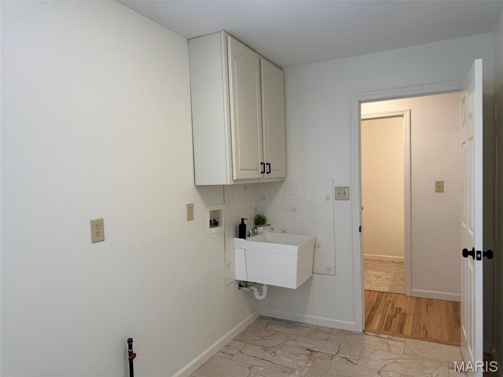 727 Hawk Run Drive Property Photo 27