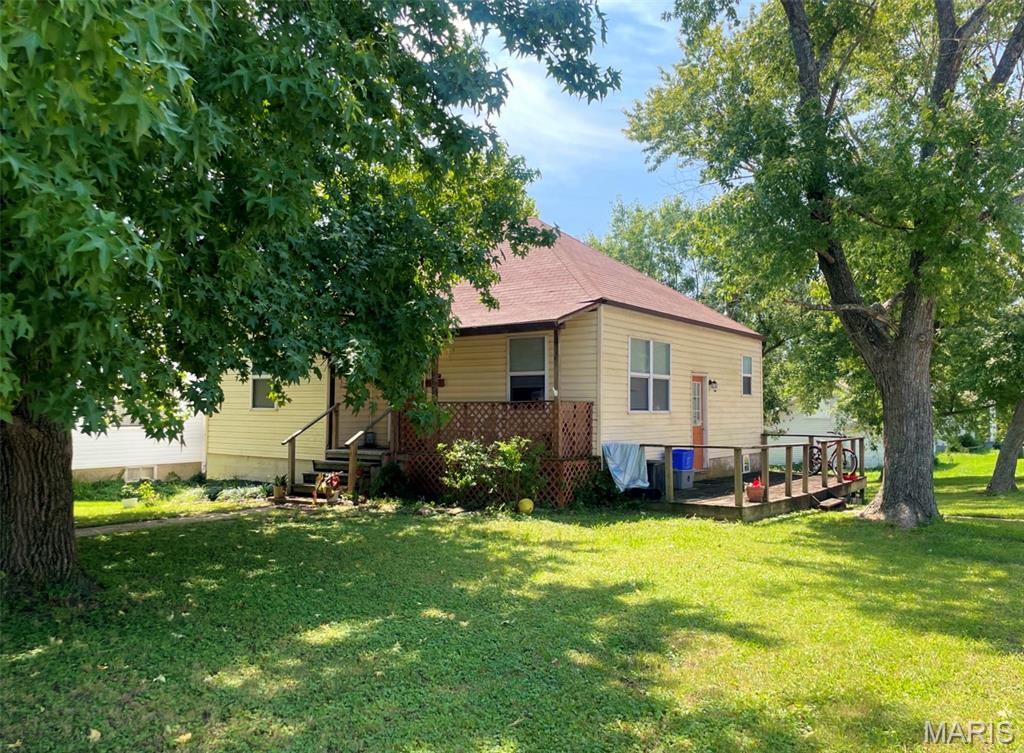 1609 N Cedar Street Property Photo 2