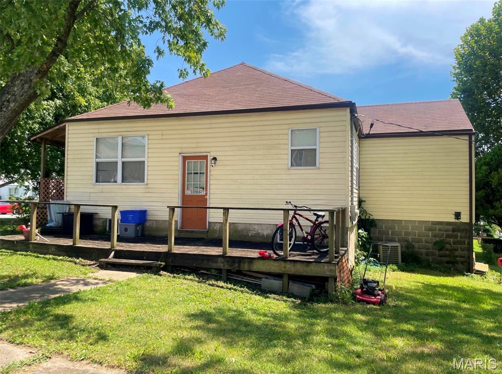1609 N Cedar Street Property Photo 3
