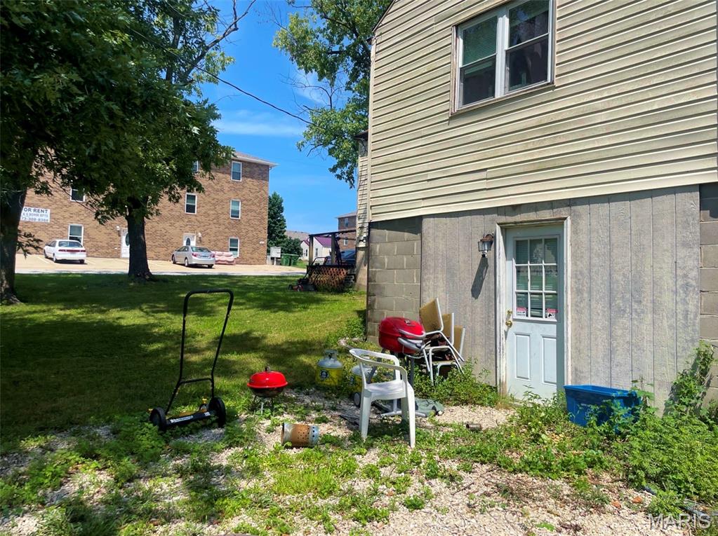 1609 N Cedar Street Property Photo 8
