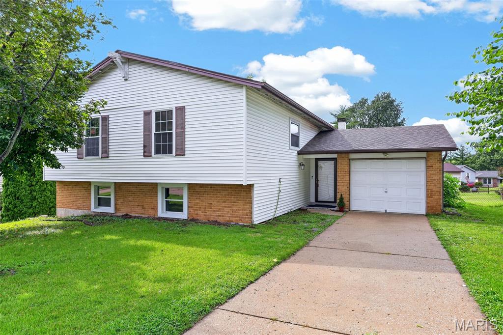 1523 Shadow Lane