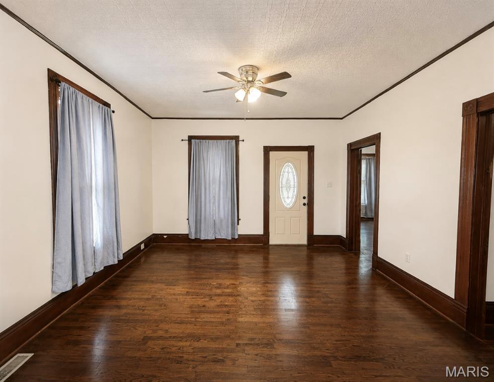 26050942 Property Photo 6