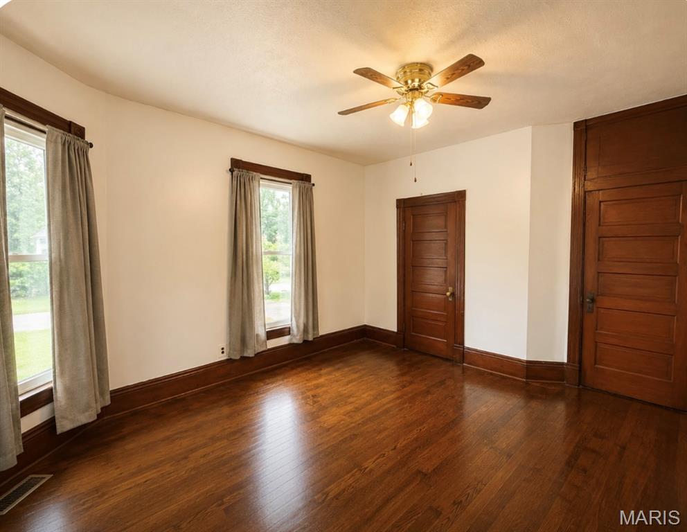 26050942 Property Photo 9