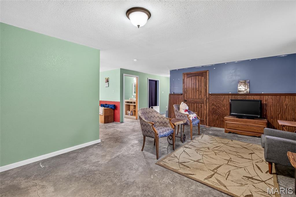 5972 Highway E Property Photo 3