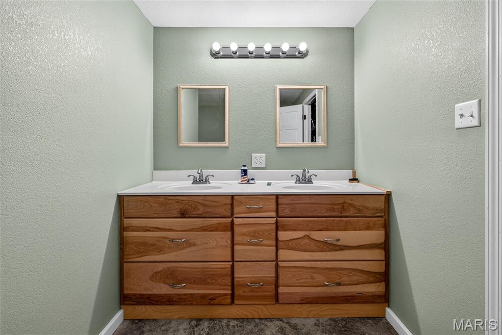 5972 Highway E Property Photo 7