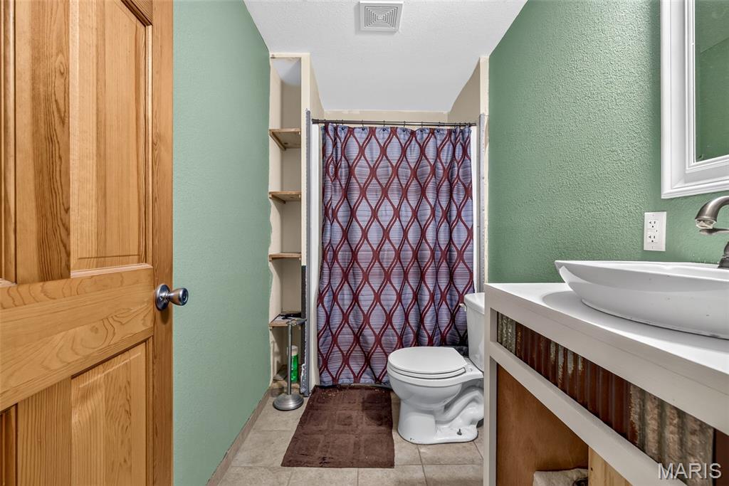 5972 Highway E Property Photo 9