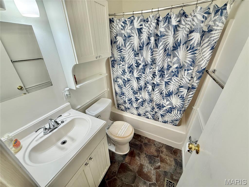 3819 Treebrook Drive Property Photo 11