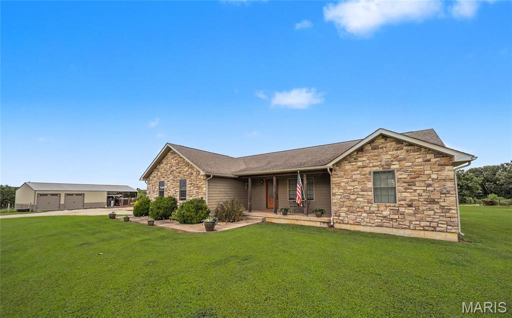 18960 County Road 1000 Property Photo 1