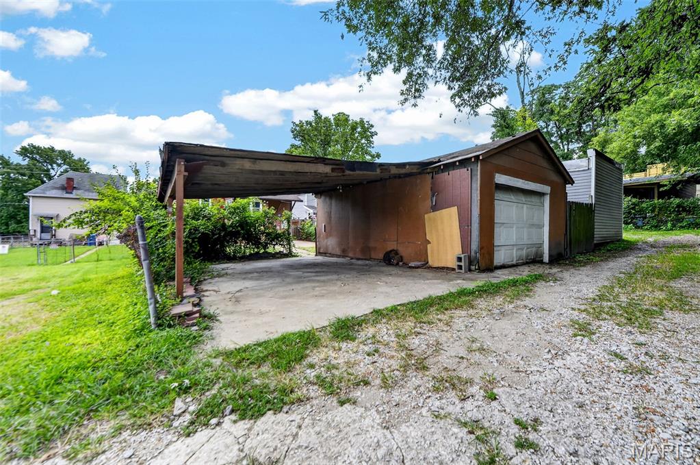 9015 S Broadway Property Photo 8
