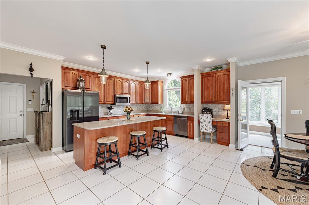 4484 Kingfisher Court Property Photo 6