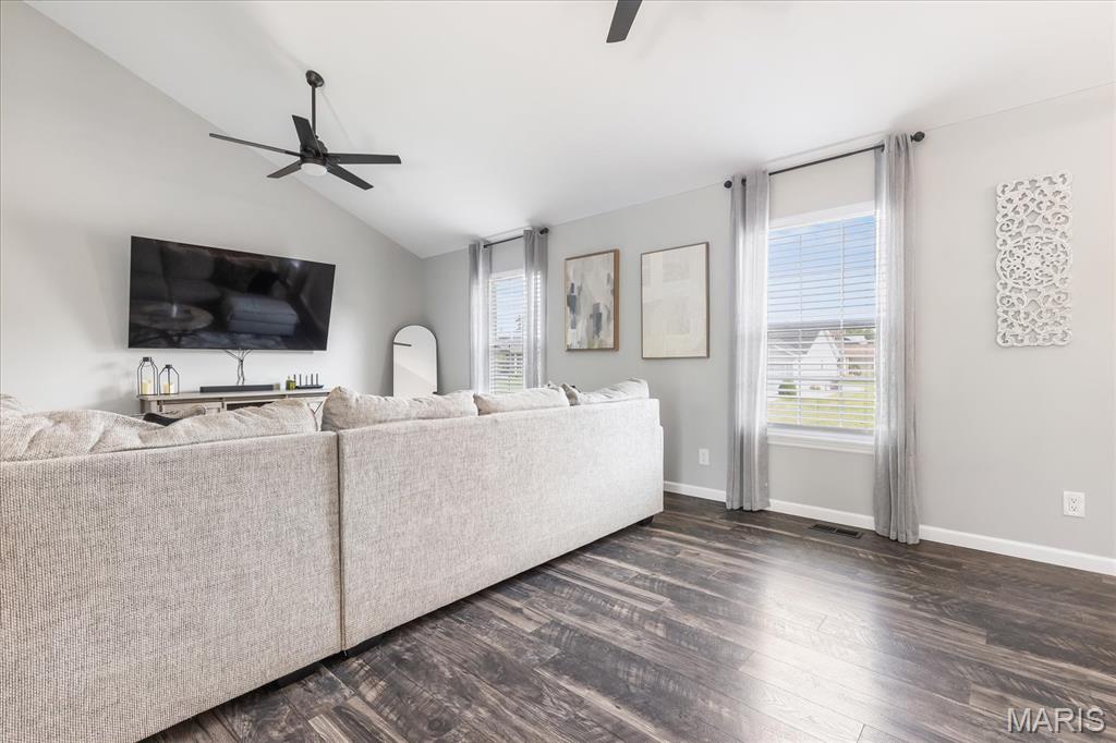 1025 Wrigley Circle Property Photo 5