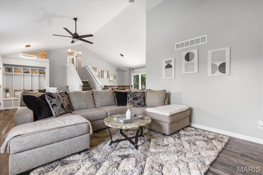 1025 Wrigley Circle Property Photo 7