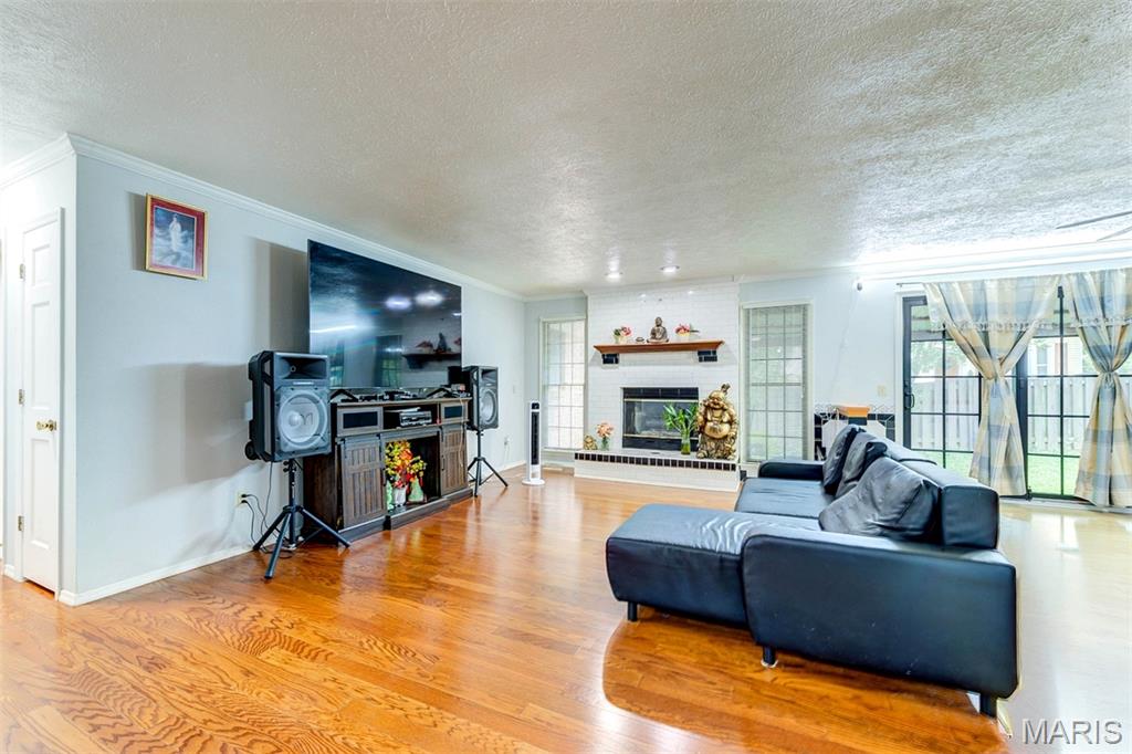 4708 Koglin Court Property Photo 7