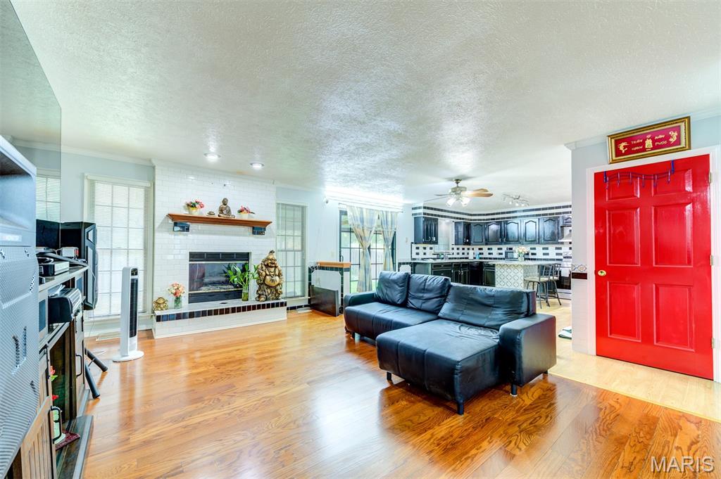 4708 Koglin Court Property Photo 10