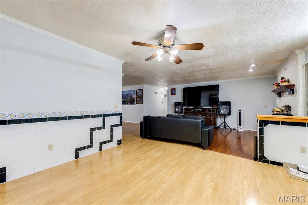 4708 Koglin Court Property Photo 17