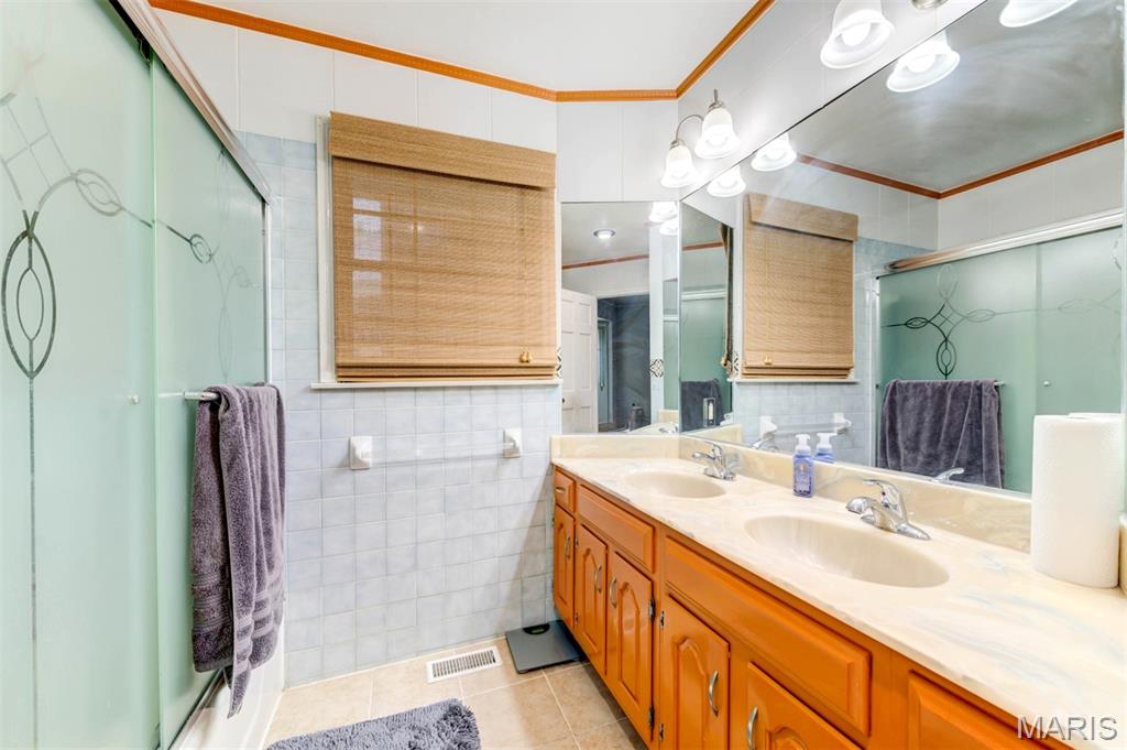 4708 Koglin Court Property Photo 23