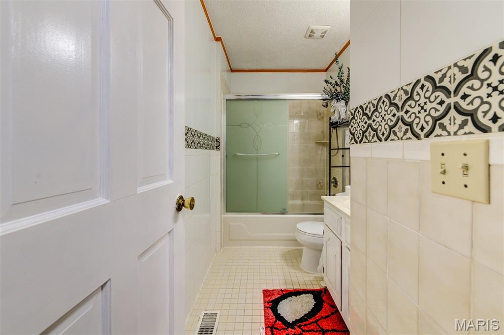 4708 Koglin Court Property Photo 28