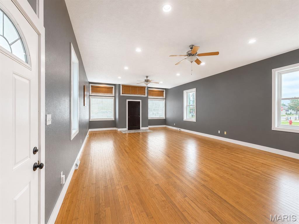 302 S Main Street Property Photo 5
