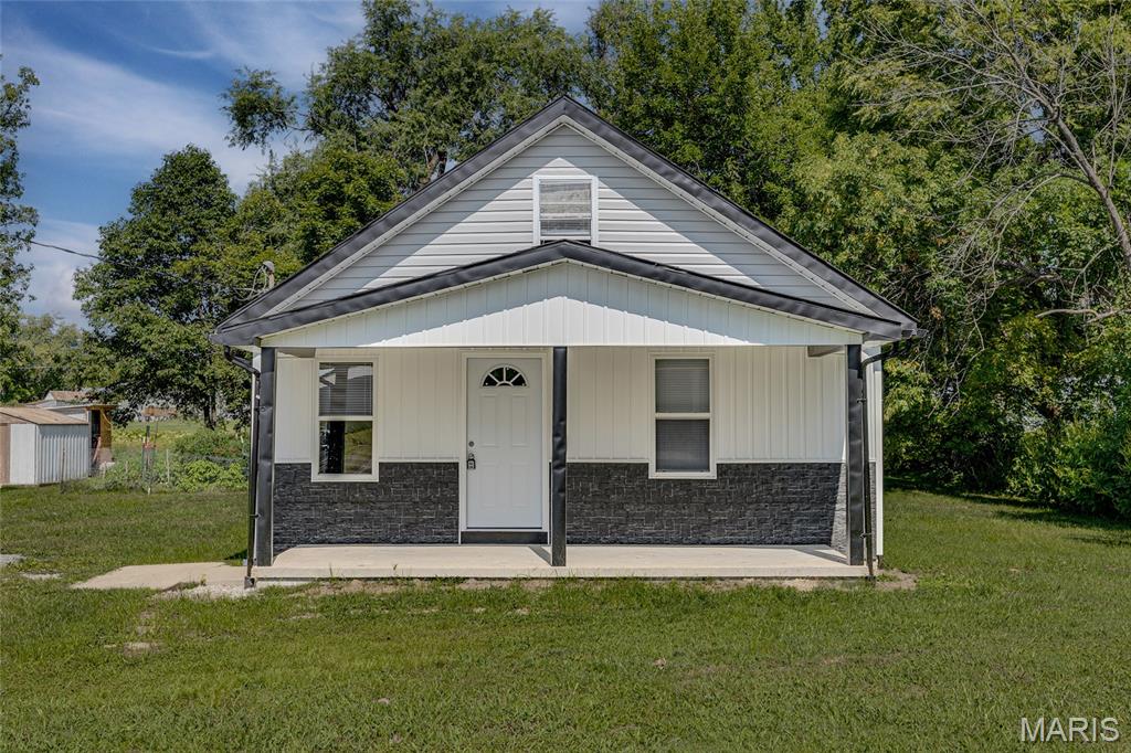 3037 Highway 221 Property Photo 1
