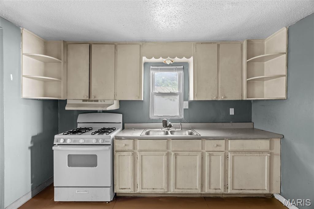 9708 Winkler Drive Property Photo 16