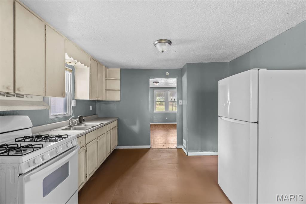 9708 Winkler Drive Property Photo 17