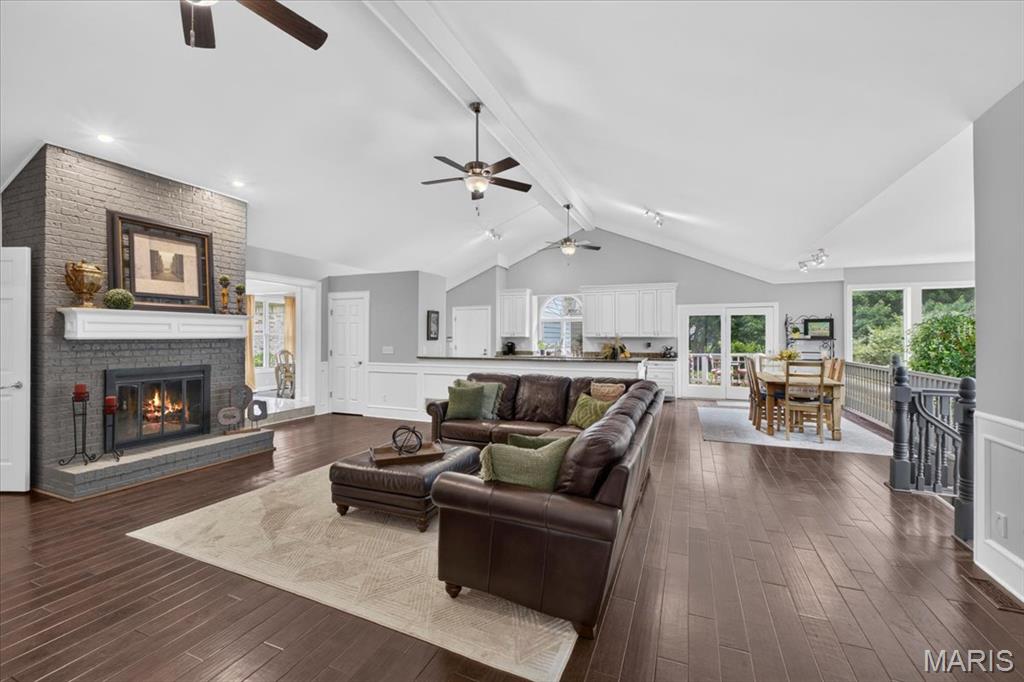 1217 Grey Fox Run Property Photo 6