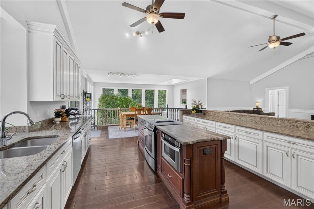 1217 Grey Fox Run Property Photo 7