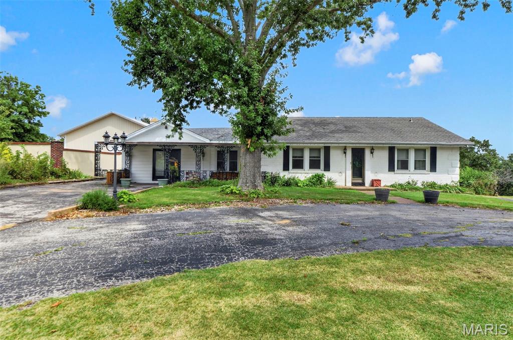 5512 Kerth Road Property Photo 1