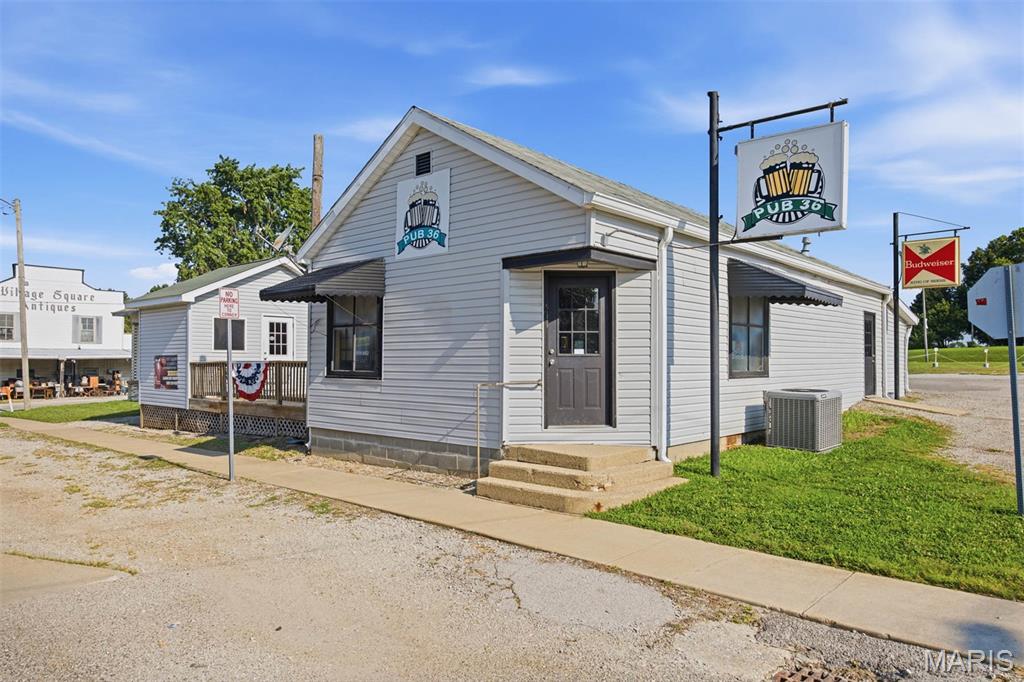 102 Park Property Photo 4
