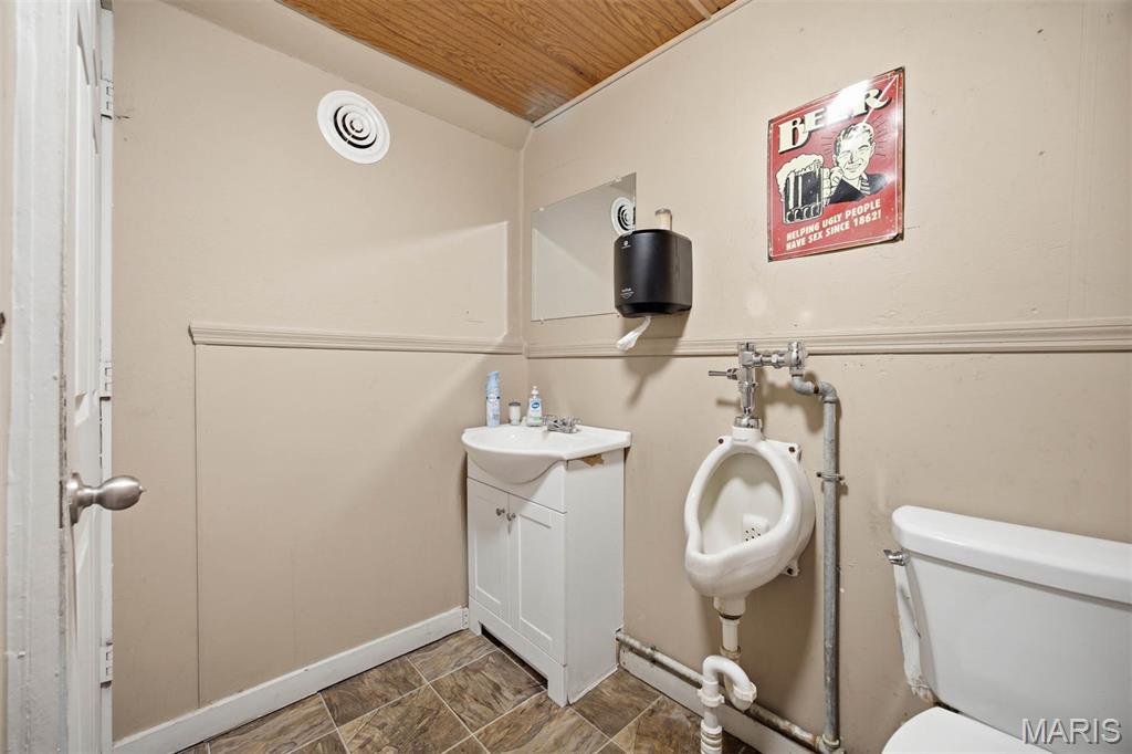 102 Park Property Photo 18