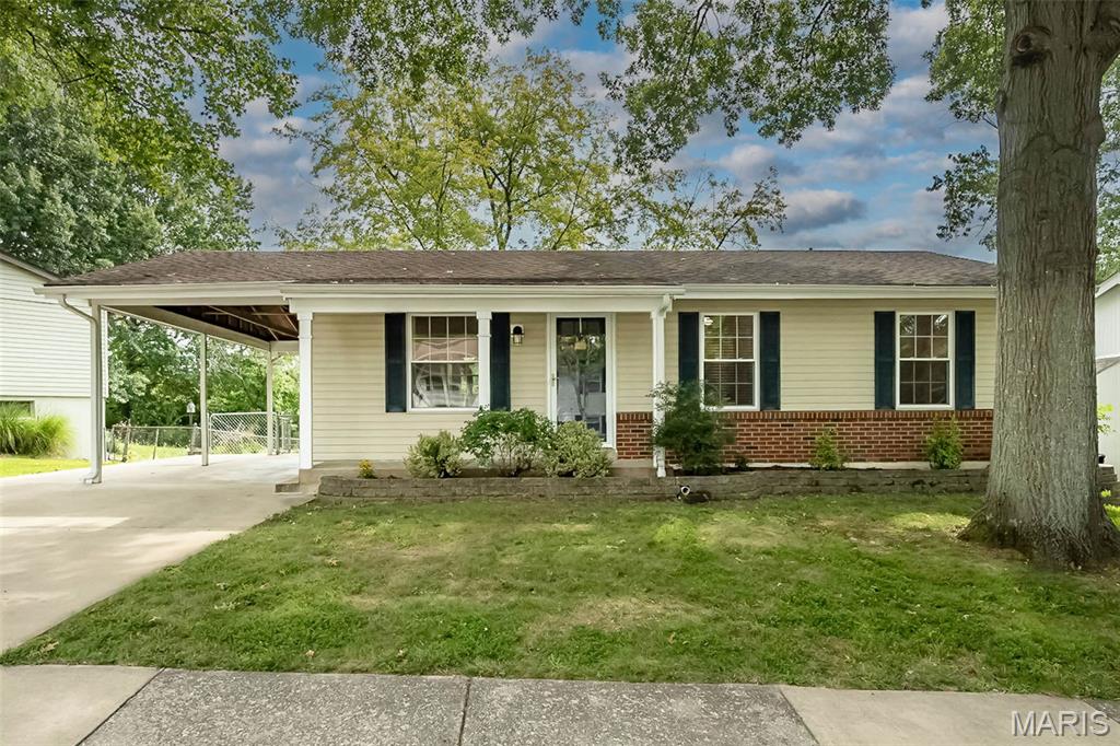 664 Greenhurst Court Property Photo 1