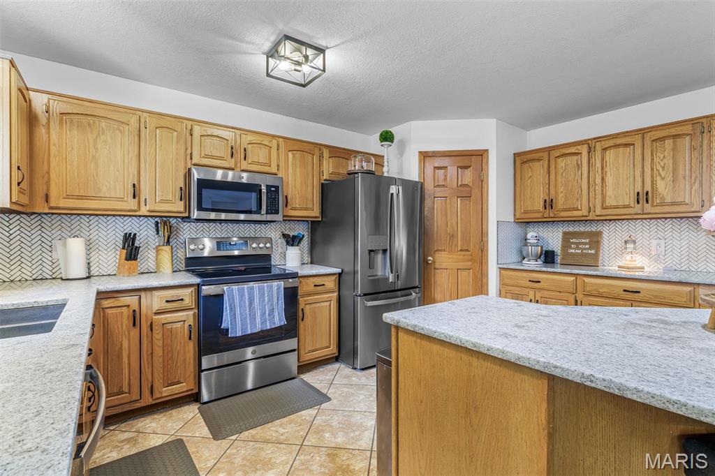 5425 Hyfield Oaks Road Property Photo 9