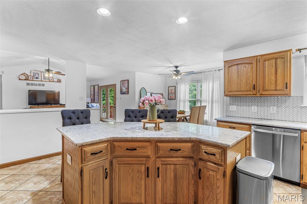 5425 Hyfield Oaks Road Property Photo 14
