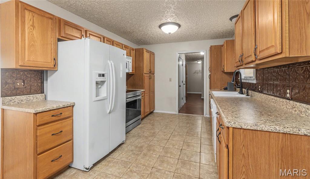 17550 Highway 28 Property Photo 7