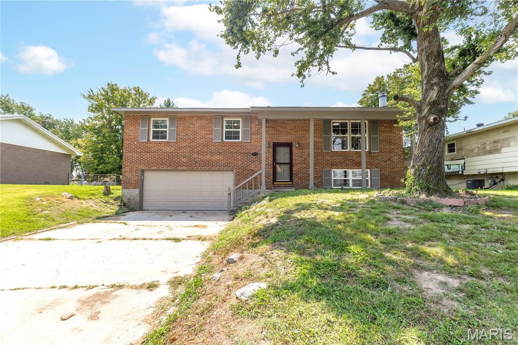 853 Cambridge Drive Property Photo 1