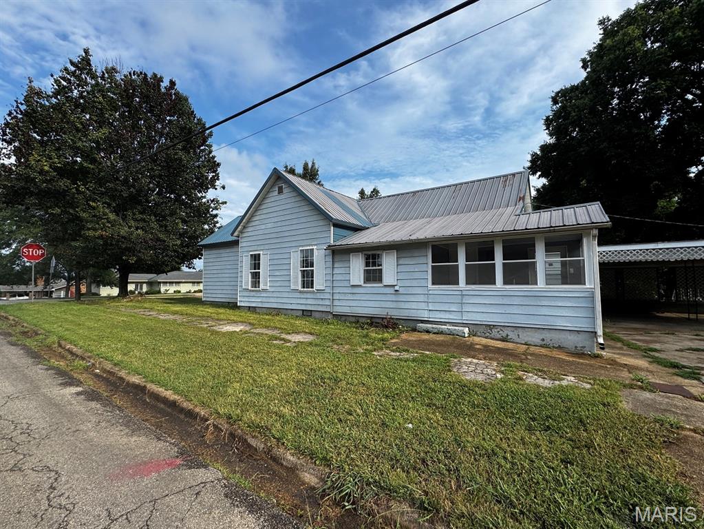 709 Walnut Street