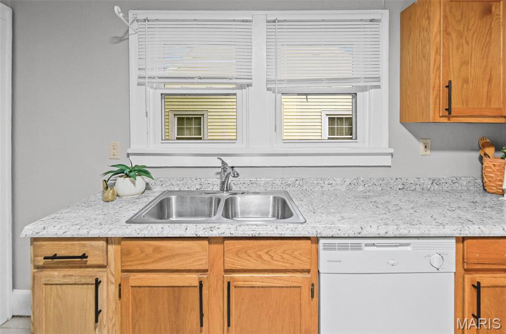 206 Mather Street Property Photo 14
