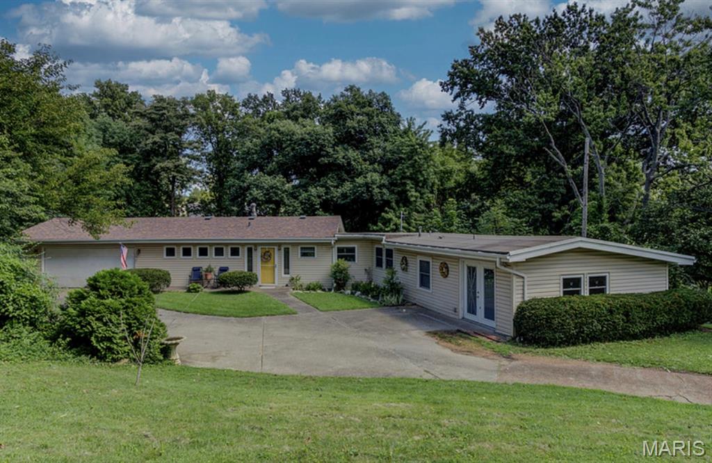 10443 Decker Avenue Property Photo 1