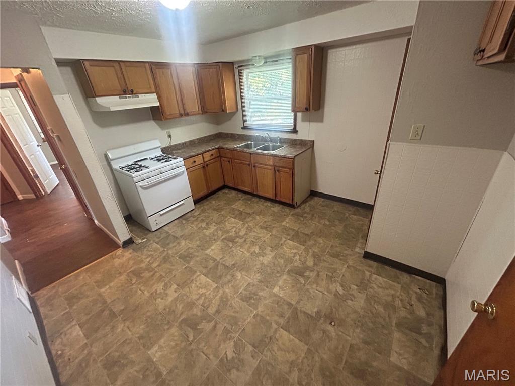 8532 Jenny Drive Property Photo 5