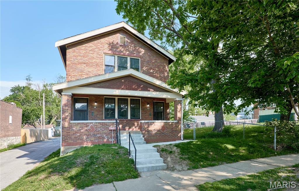 5021 Ray Avenue Property Photo 1