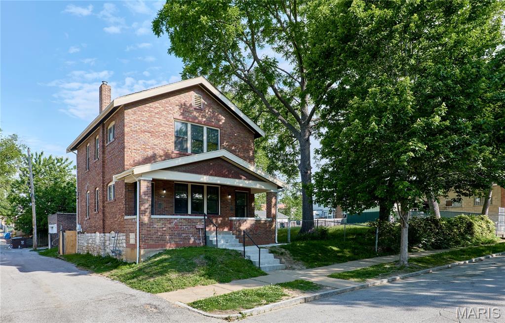 5021 Ray Avenue Property Photo 2