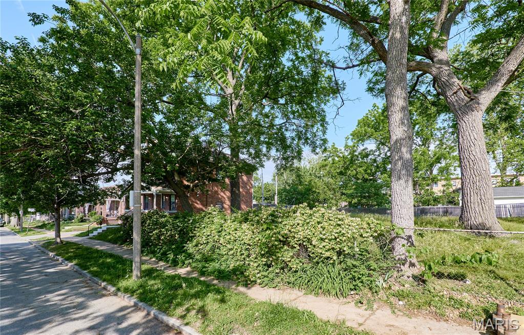 5021 Ray Avenue Property Photo 4