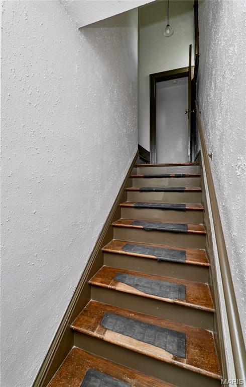5021 Ray Avenue Property Photo 5