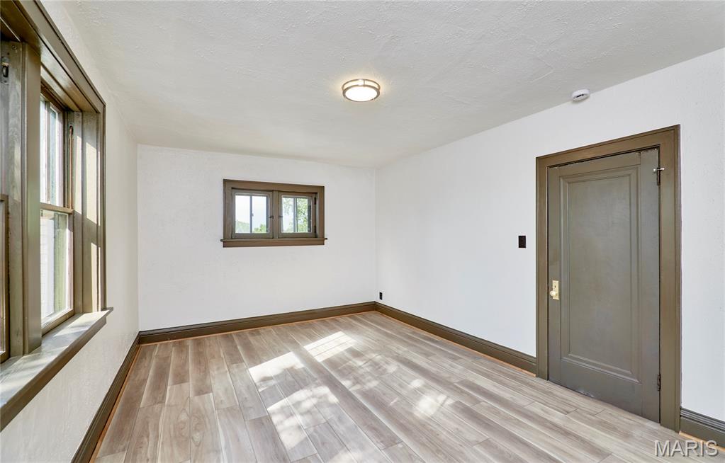 5021 Ray Avenue Property Photo 9