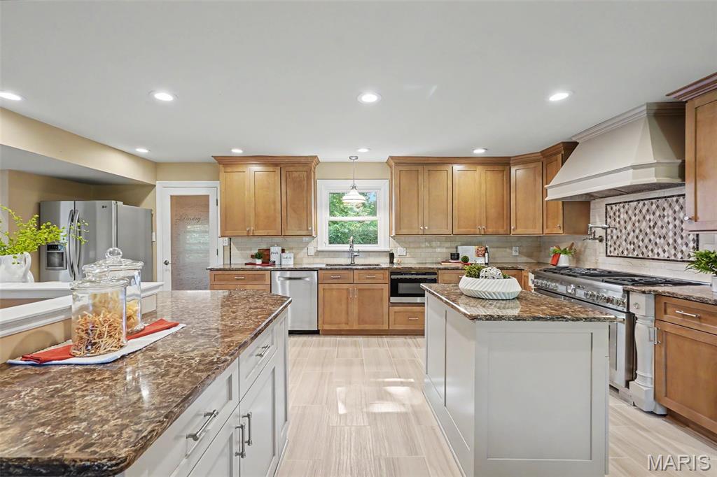 4945 Fox Bridge Road Property Photo 2