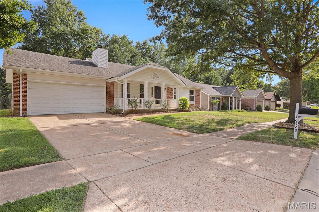 16528 Forest Pine Drive Property Photo 1