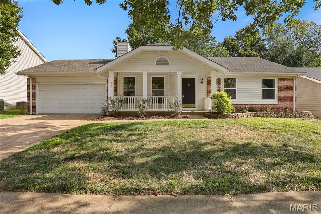 16528 Forest Pine Drive Property Photo 2