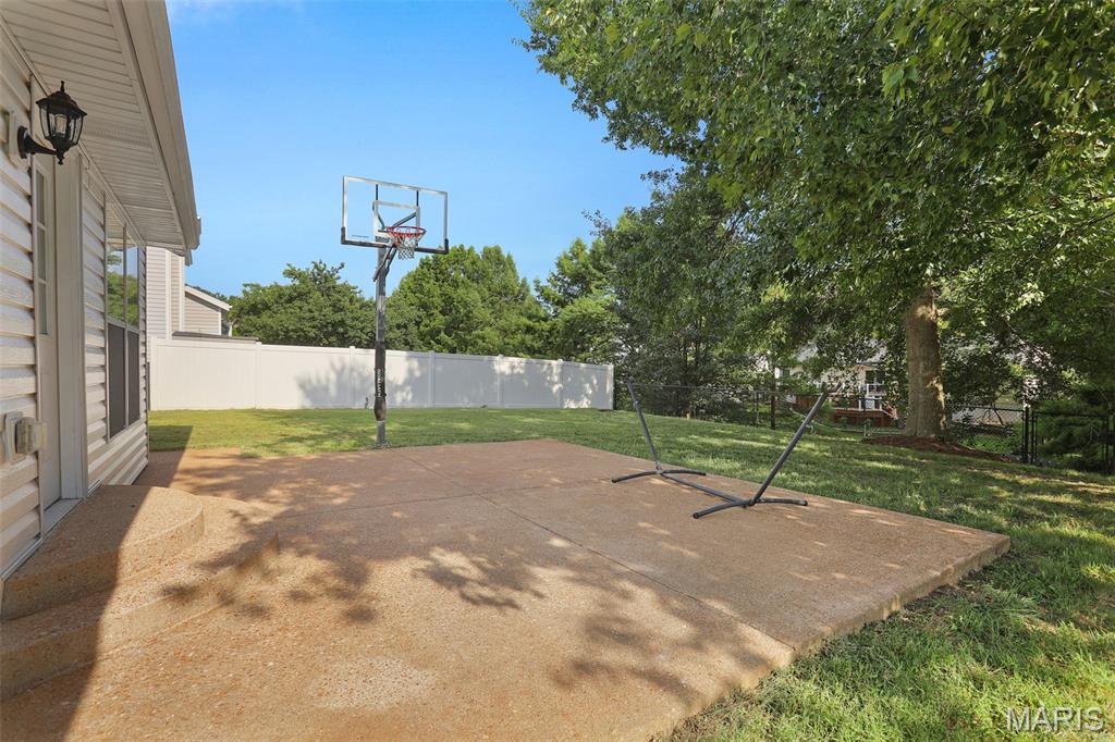 16528 Forest Pine Drive Property Photo 25