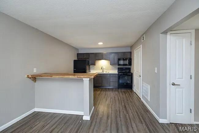 20 Arbor Village Court Property Photo 5